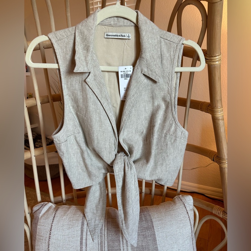 NWT Abercrombie Tie-Front Linen-Blend Top